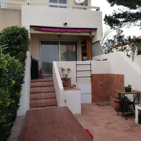 Maison De Les Caounils A St-pierre-la-mer 弗勒里
